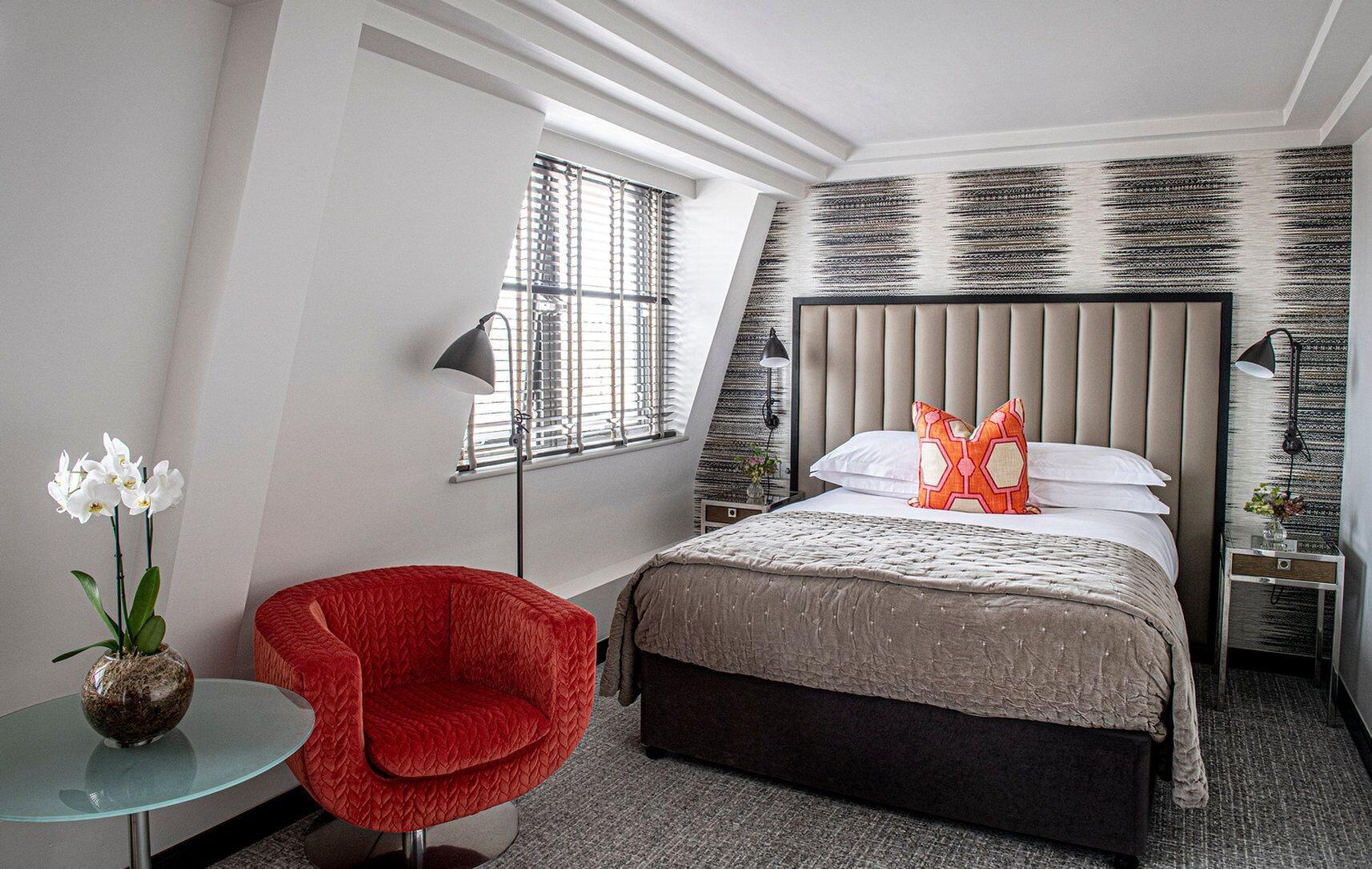 فندق ذا ماريليبون لندن المظهر الخارجي الصورة A bedroom at the hotel
