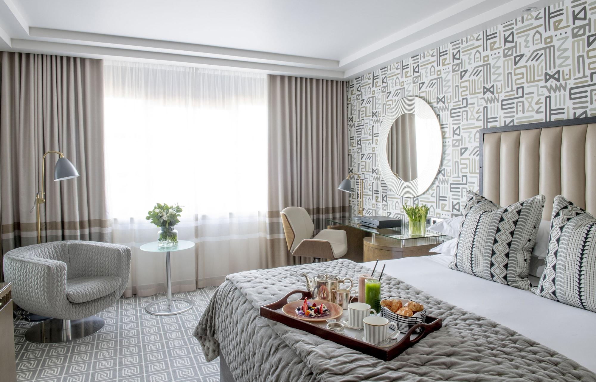 فندق ذا ماريليبون لندن المظهر الخارجي الصورة A bedroom at The Savoy